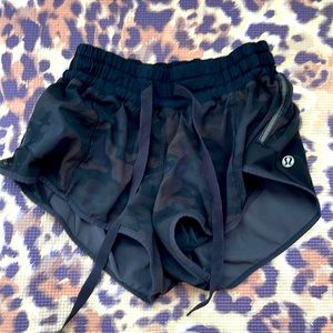 Hotty hot low rise black camo Lulu lemon shorts size zero!!!😊